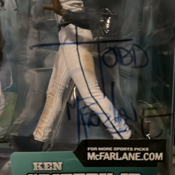 McFarlane series 3 Ken Griffey Jr of the Seatlle Mariners - Picture 5 of 5